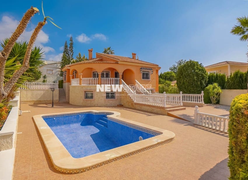 3 soveværelse Villa til salg i San Fulgencio med swimmingpool - € 495.000 (Ref: 9815019)