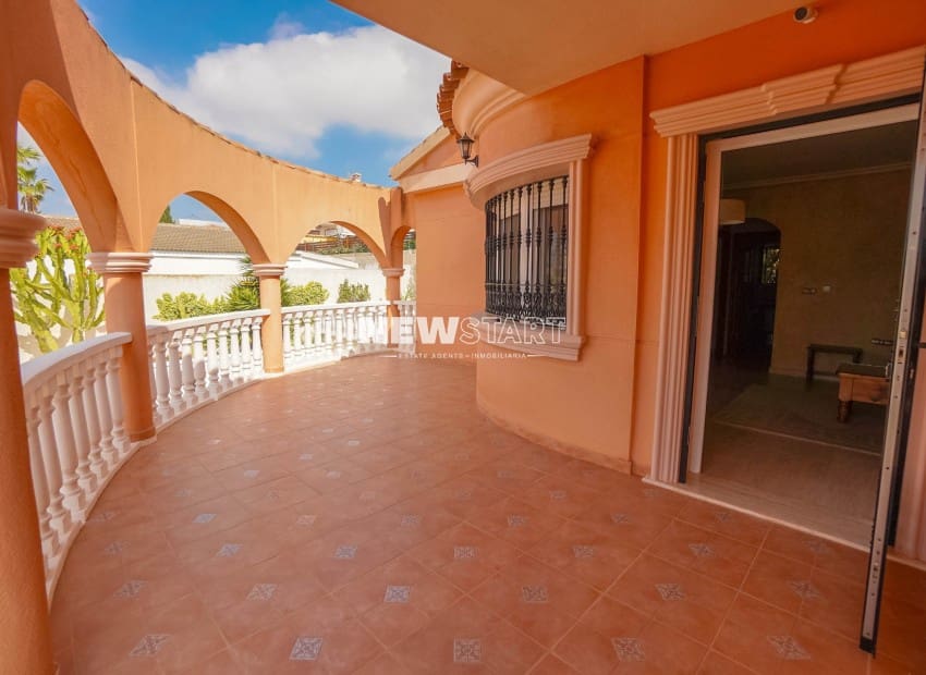 3 soveværelse Villa til salg i San Fulgencio med swimmingpool - € 495.000 (Ref: 9815019)