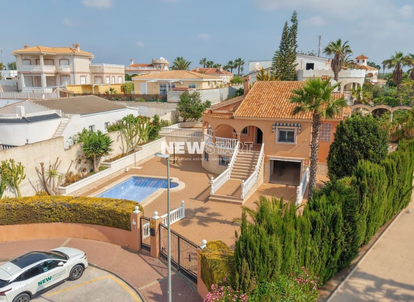 3 soveværelse Villa til salg i San Fulgencio med swimmingpool - € 495.000 (Ref: 9815019)