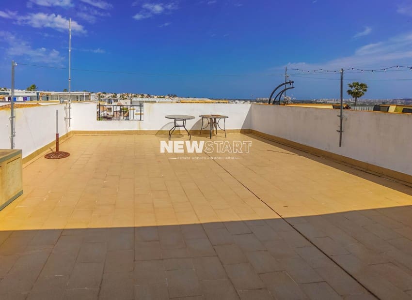 2 bedroom Semi-detached Villa for sale in La Marina with pool - € 173,500 (Ref: 9815020)