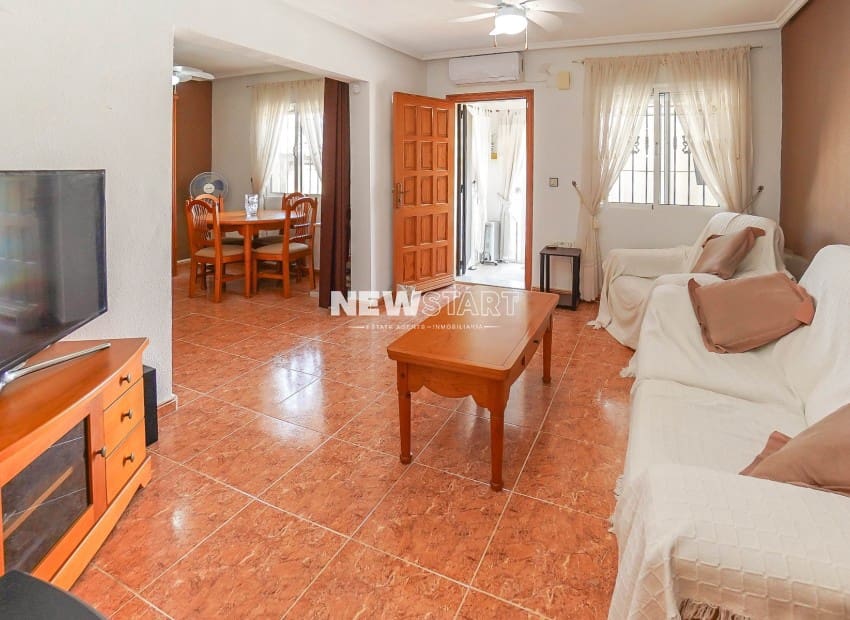 2 bedroom Semi-detached Villa for sale in La Marina with pool - € 173,500 (Ref: 9815020)