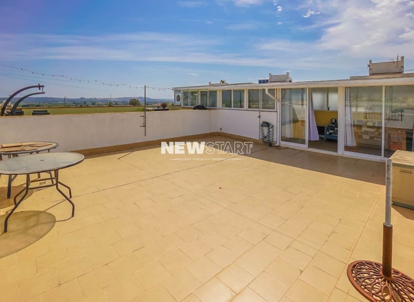 2 bedroom Semi-detached Villa for sale in La Marina with pool - € 173,500 (Ref: 9815020)