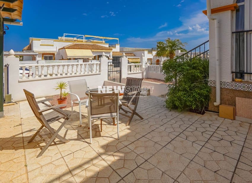 2 bedroom Semi-detached Villa for sale in La Marina with pool - € 173,500 (Ref: 9815020)