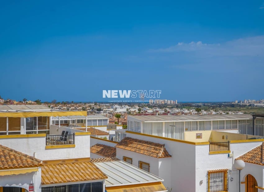 2 bedroom Semi-detached Villa for sale in La Marina with pool - € 173,500 (Ref: 9815020)
