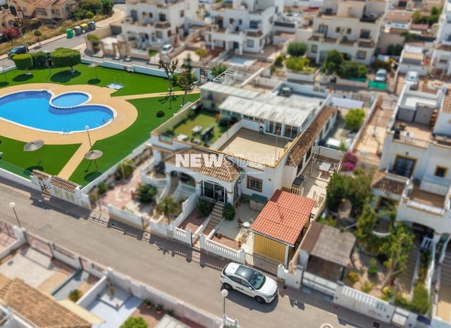 2 bedroom Semi-detached Villa for sale in La Marina, Elche / Elx with pool - € 173,500 (Ref: 9815020)