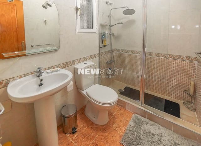 2 bedroom Semi-detached Villa for sale in La Marina, Elche / Elx with pool - € 173,500 (Ref: 9815020)