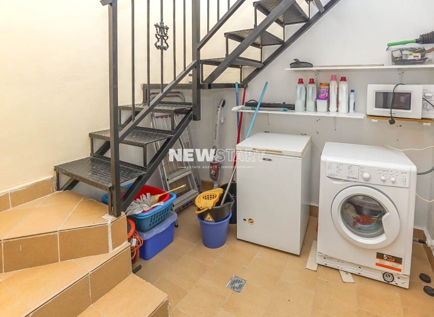 2 bedroom Semi-detached Villa for sale in La Marina with pool - € 173,500 (Ref: 9815020)