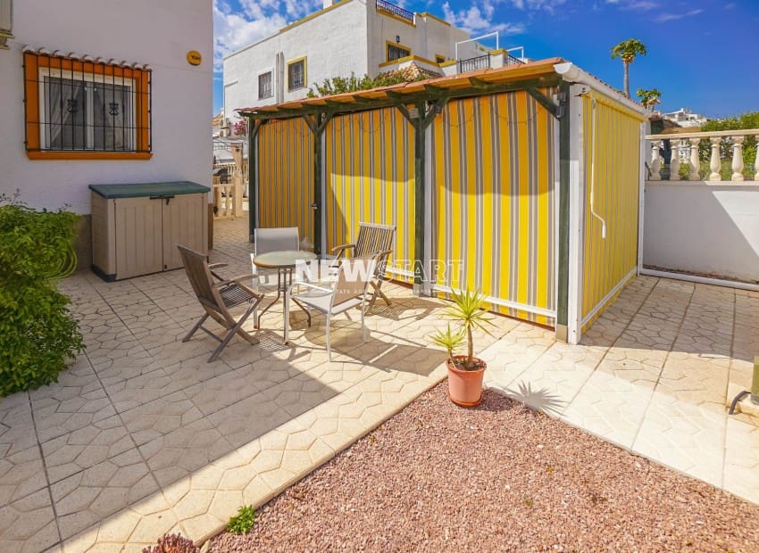2 bedroom Semi-detached Villa for sale in La Marina with pool - € 173,500 (Ref: 9815020)