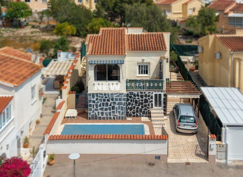 2 soveværelse Villa til salg i La Marina med swimmingpool garage - € 185.000 (Ref: 9815115)