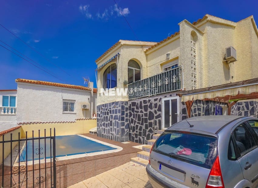 2 soveværelse Villa til salg i La Marina med swimmingpool garage - € 185.000 (Ref: 9815115)