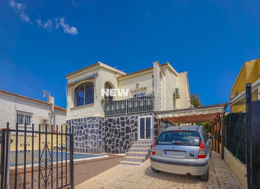 2 soveværelse Villa til salg i La Marina med swimmingpool garage - € 185.000 (Ref: 9815115)