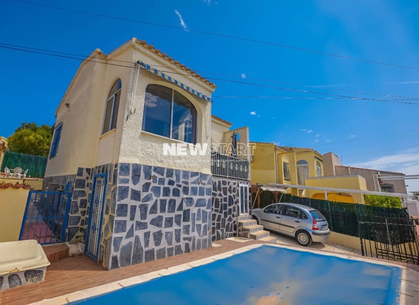 2 soveværelse Villa til salg i La Marina med swimmingpool garage - € 185.000 (Ref: 9815115)