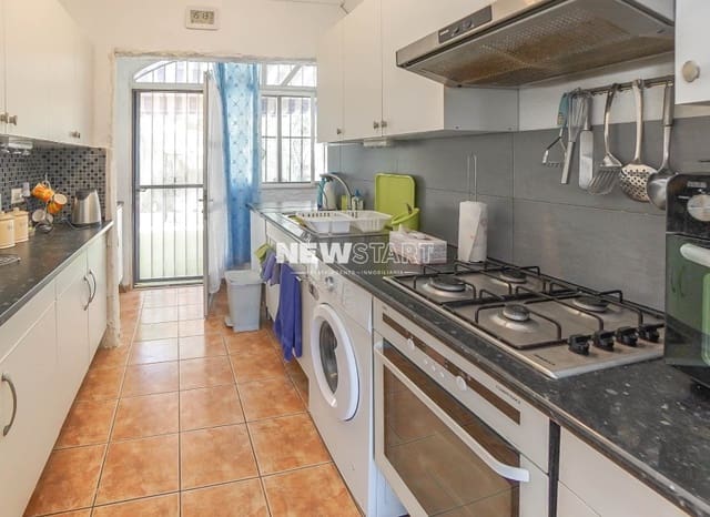 2 camera da letto Villa in vendita in La Marina, Elche / Elx con piscina garage - 180.000 € (Rif: 9815115)