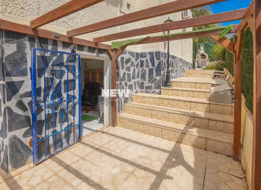 2 soveværelse Villa til salg i La Marina med swimmingpool garage - € 185.000 (Ref: 9815115)