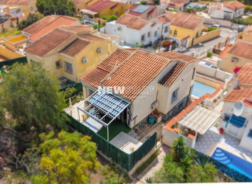 2 soveværelse Villa til salg i La Marina med swimmingpool garage - € 185.000 (Ref: 9815115)