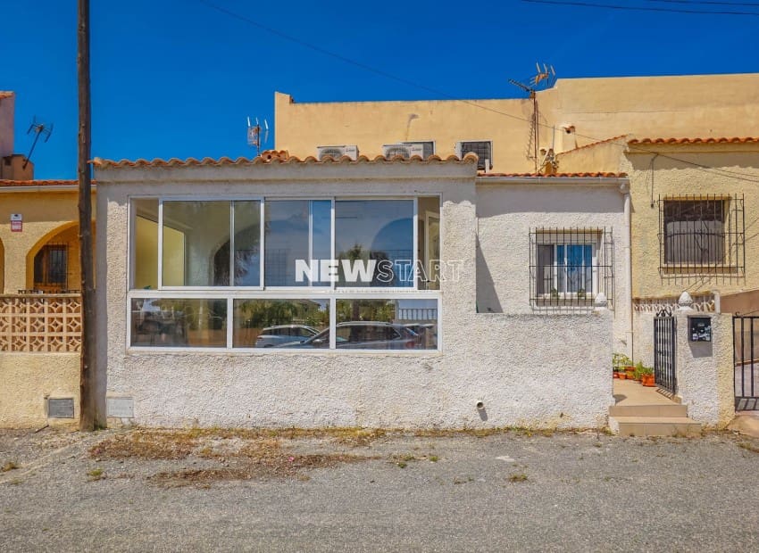 2 soveværelse Bungalow til salg i La Marina - € 119.000 (Ref: 9821040)