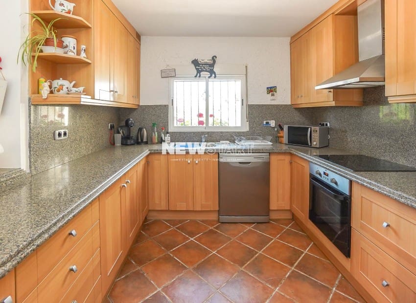 3 sovrum Finca/Hus på landet till salu i Daimes - 340 000 € (Ref: 9834659)