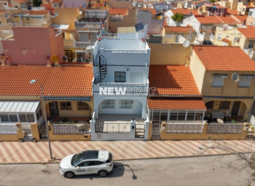 1 bedroom Townhouse for sale in La Marina with garage - € 129,000 (Ref: 9838261)
