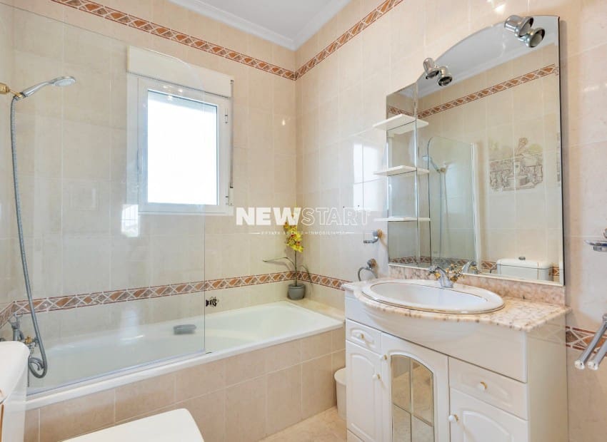 3 bedroom Villa for sale in La Marina with pool garage - € 489,995 (Ref: 9841554)