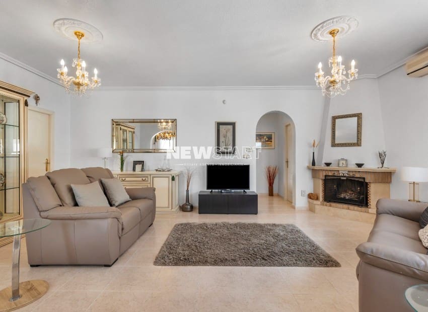 3 bedroom Villa for sale in La Marina with pool garage - € 489,995 (Ref: 9841554)
