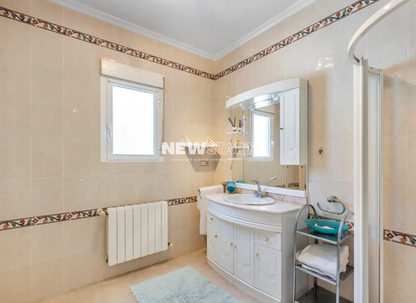 3 bedroom Villa for sale in La Marina with pool garage - € 489,995 (Ref: 9841554)