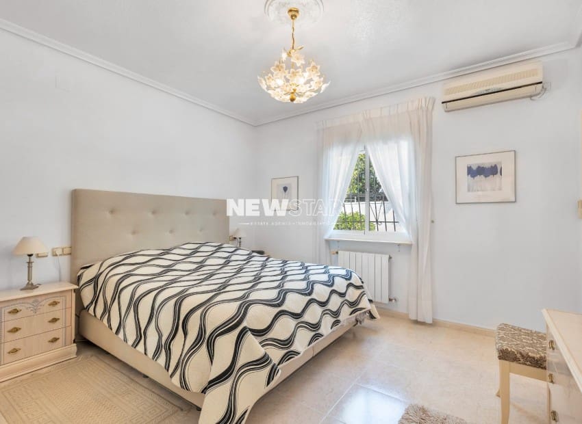 3 bedroom Villa for sale in La Marina with pool garage - € 489,995 (Ref: 9841554)