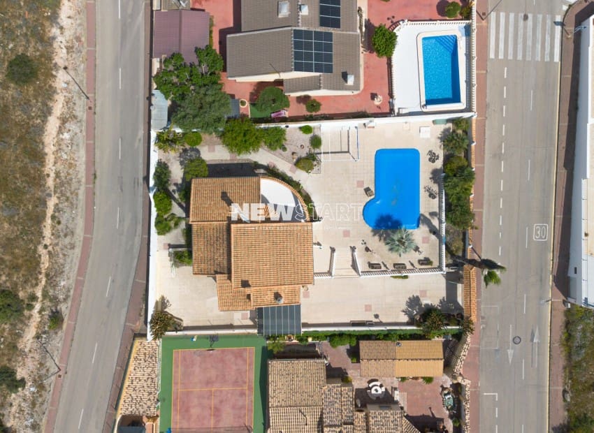 3 bedroom Villa for sale in La Marina with pool garage - € 489,995 (Ref: 9841554)