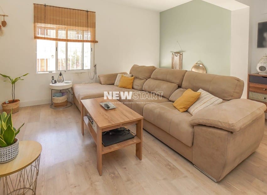 2 bedroom Townhouse for sale in La Marina with garage - € 164,000 (Ref: 9847576)