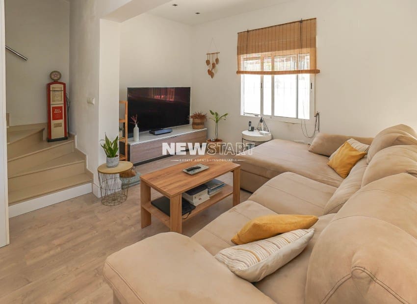 2 bedroom Townhouse for sale in La Marina with garage - € 164,000 (Ref: 9847576)