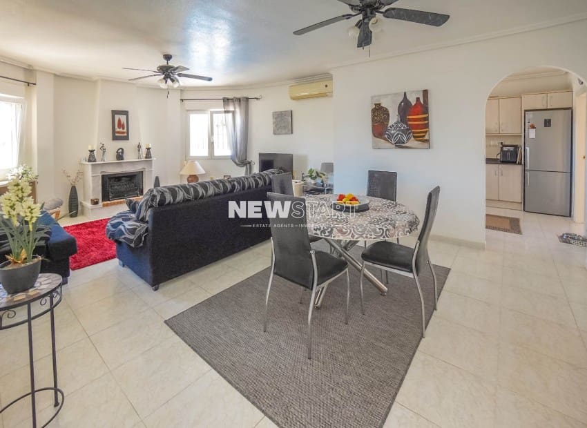 3 bedroom Villa for sale in San Fulgencio with pool - € 375,000 (Ref: 9850356)
