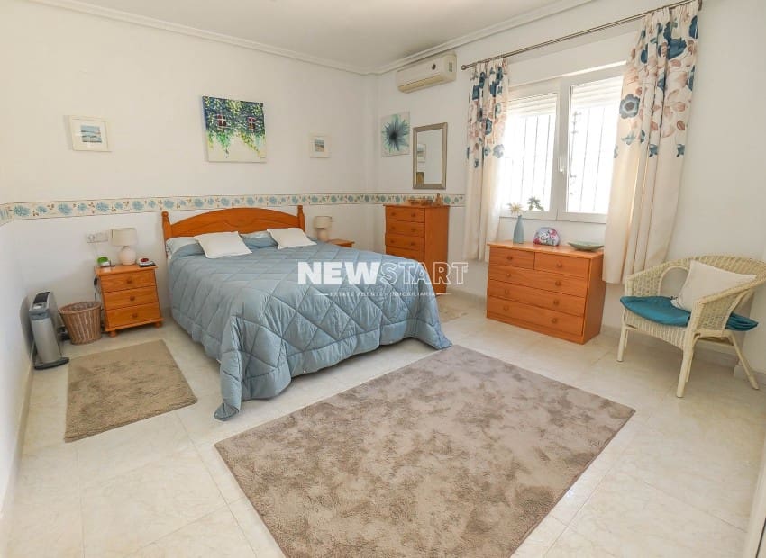 3 bedroom Villa for sale in San Fulgencio with pool - € 375,000 (Ref: 9850356)