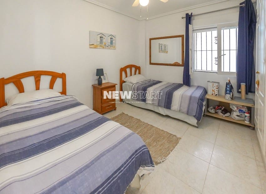 3 bedroom Villa for sale in San Fulgencio with pool - € 375,000 (Ref: 9850356)