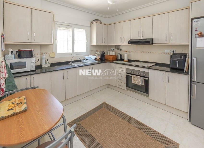 3 bedroom Villa for sale in San Fulgencio with pool - € 375,000 (Ref: 9850356)