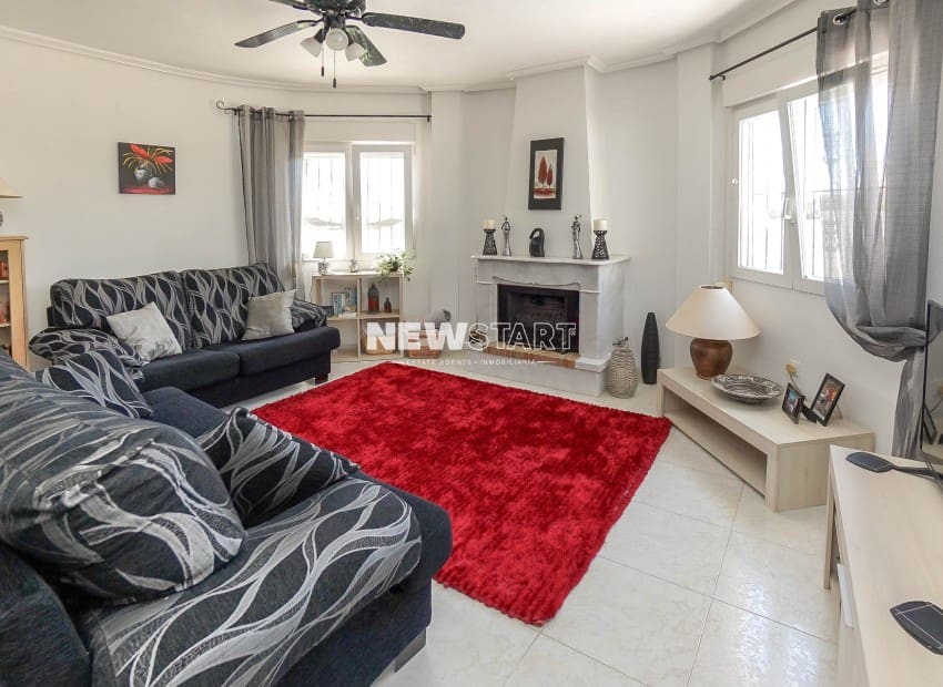 3 bedroom Villa for sale in San Fulgencio with pool - € 375,000 (Ref: 9850356)