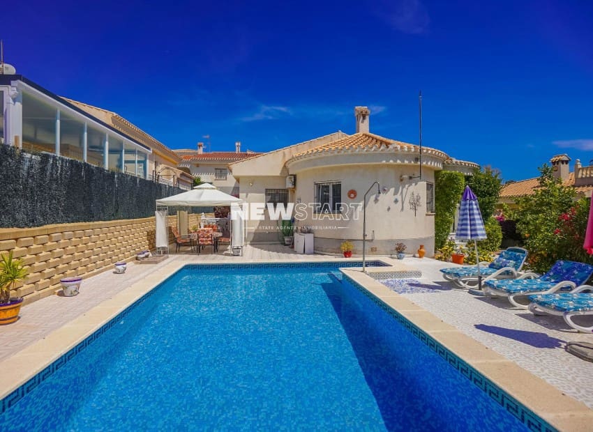 3 bedroom Villa for sale in San Fulgencio with pool - € 375,000 (Ref: 9850356)