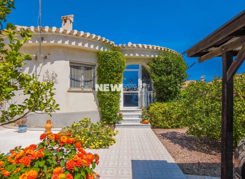 3 bedroom Villa for sale in San Fulgencio with pool - € 375,000 (Ref: 9850356)