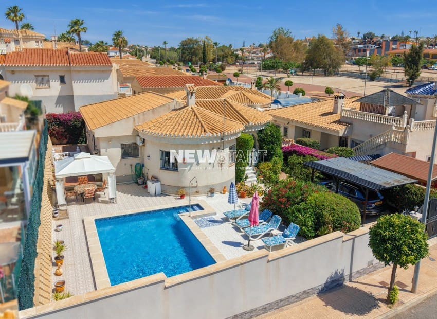 3 bedroom Villa for sale in San Fulgencio with pool - € 375,000 (Ref: 9850356)