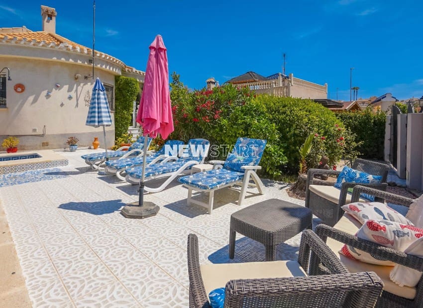 3 bedroom Villa for sale in San Fulgencio with pool - € 375,000 (Ref: 9850356)