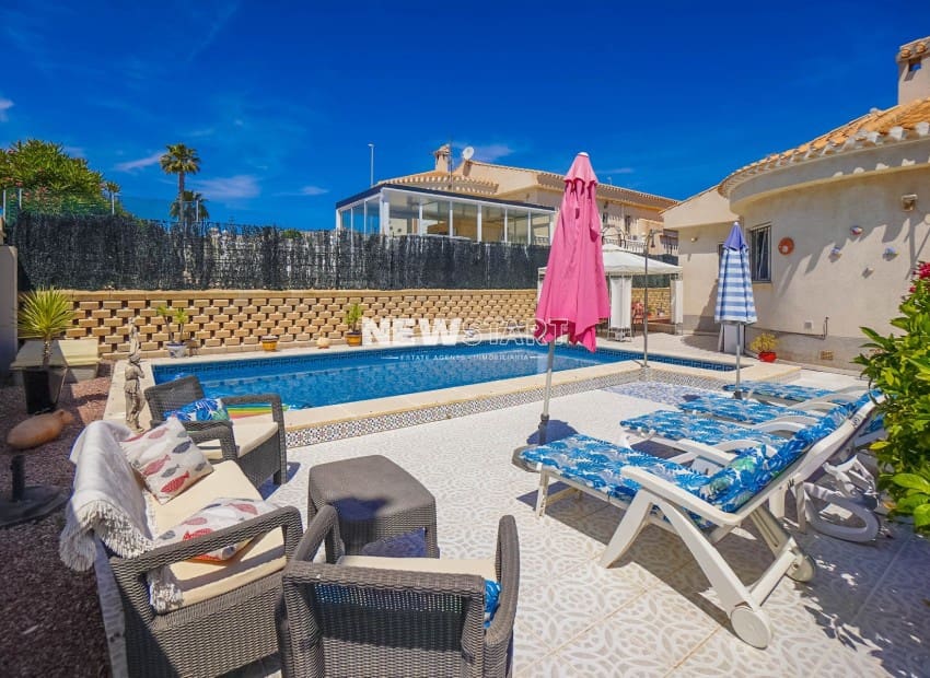 3 bedroom Villa for sale in San Fulgencio with pool - € 375,000 (Ref: 9850356)