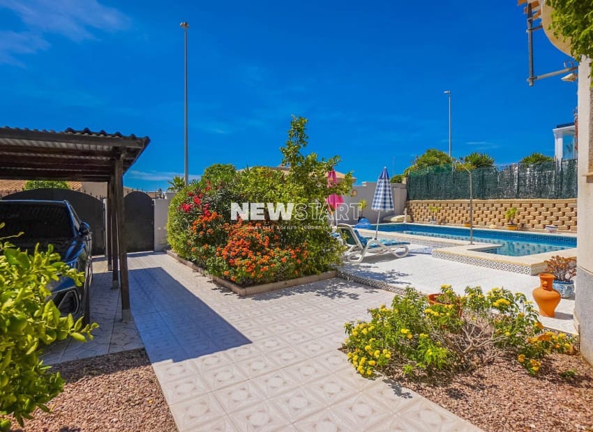 3 bedroom Villa for sale in San Fulgencio with pool - € 375,000 (Ref: 9850356)