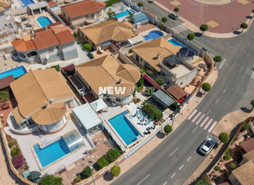 3 bedroom Villa for sale in San Fulgencio with pool - € 375,000 (Ref: 9850356)