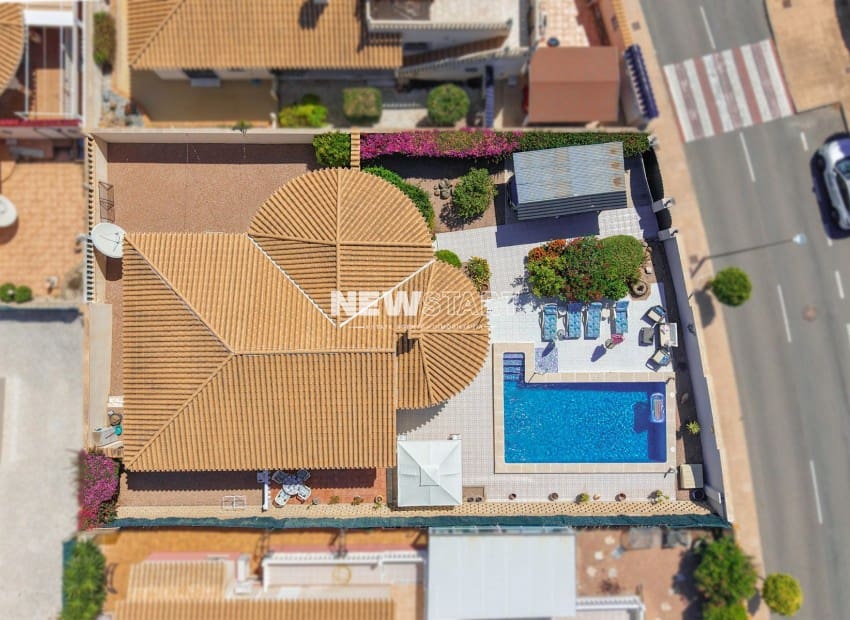 3 bedroom Villa for sale in San Fulgencio with pool - € 375,000 (Ref: 9850356)