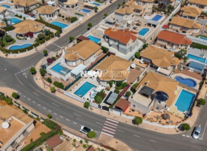 3 bedroom Villa for sale in San Fulgencio with pool - € 375,000 (Ref: 9850356)
