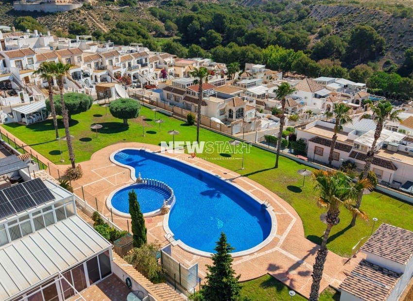 3 camera da letto Villetta Bifamiliare in vendita in La Marina con piscina garage - 199.000 € (Rif: 9850494)