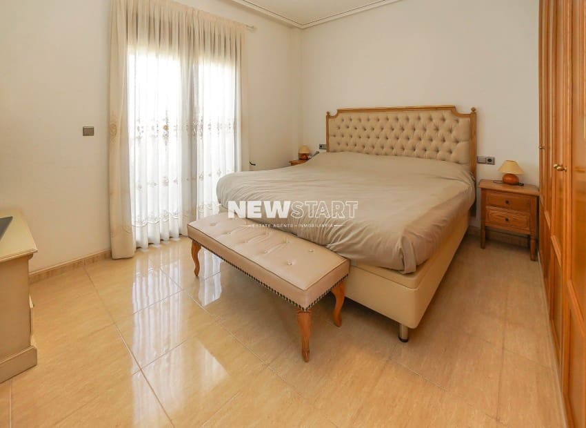 3 soveværelse Villa til salg i La Marina med swimmingpool - € 409.000 (Ref: 9854414)
