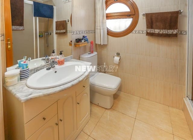 3 soveværelse Villa til salg i La Marina, Elche / Elx med swimmingpool - € 409.000 (Ref: 9854414)