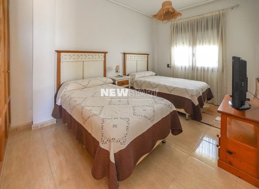 3 soveværelse Villa til salg i La Marina med swimmingpool - € 409.000 (Ref: 9854414)