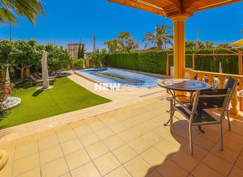 3 soveværelse Villa til salg i La Marina med swimmingpool - € 409.000 (Ref: 9854414)
