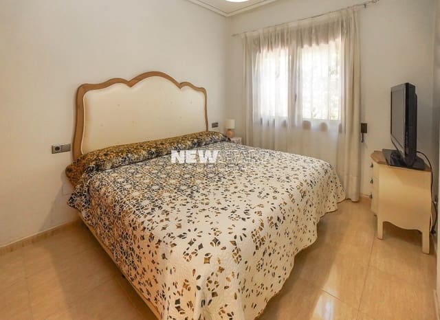 3 soveværelse Villa til salg i La Marina, Elche / Elx med swimmingpool - € 409.000 (Ref: 9854414)