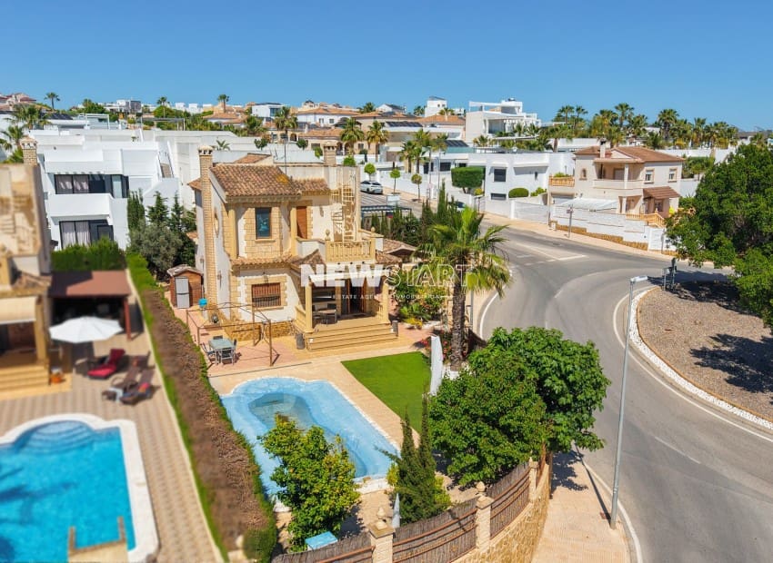 3 soveværelse Villa til salg i La Marina med swimmingpool - € 409.000 (Ref: 9854414)